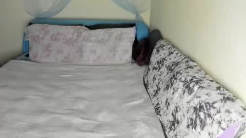 Snapshot of yasminayazzie chatting on 06/12/26, 01:48 Yasmina online show from 06/12/26, 01:48