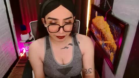 Snapshot of yassiered chatting on 07/19/26, 10:19 yassiered online show from 07/19/26, 10:19