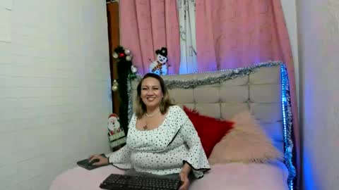 Snapshot of yayita_mature chatting on 12/20/24, 07:50 yayita online show from 12/20/24, 07:50