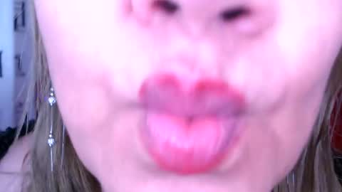Snapshot of yayita_mature chatting on 12/25/24, 03:06 yayita online show from 12/25/24, 03:06
