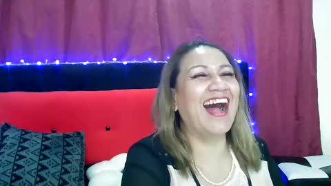 Snapshot of yayita_mature chatting on 01/06/25, 04:44 yayita online show from 01/06/25, 04:44