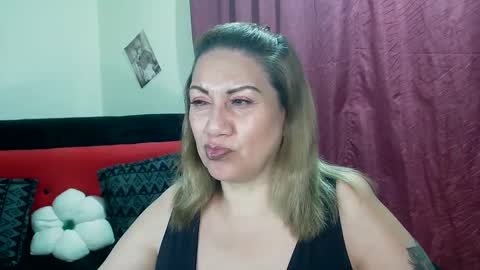Snapshot of yayita_mature chatting on 01/23/25, 11:26 yayita online show from 01/23/25, 11:26