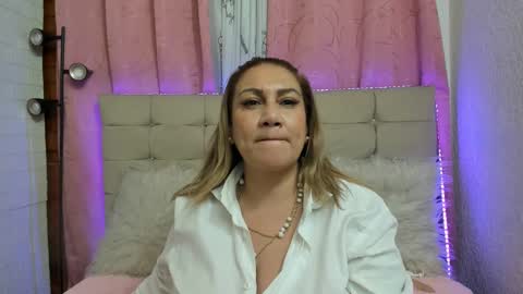 Snapshot of yayita_mature chatting on 03/10/25, 05:18 yayita online show from 03/10/25, 05:18