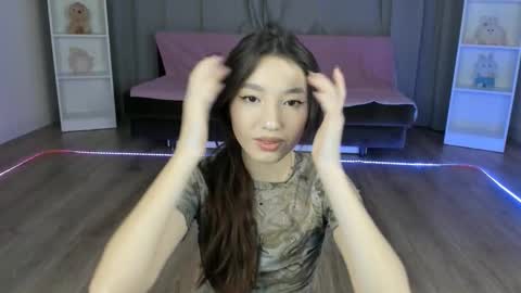 Jenny online show from 10/25/25, 01:18