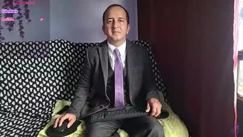 Snapshot of yazflor chatting on 12/02/25, 02:23 Hazzan y Greisy online show from 12/02/25, 02:23