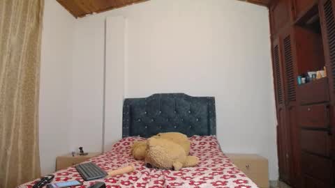 Snapshot of yazmin_mature chatting on 10/12/25, 04:11 Jasmin online show from 10/12/25, 04:11