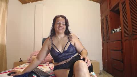 Snapshot of yazmin_mature chatting on 11/02/25, 03:36 Jasmin online show from 11/02/25, 03:36