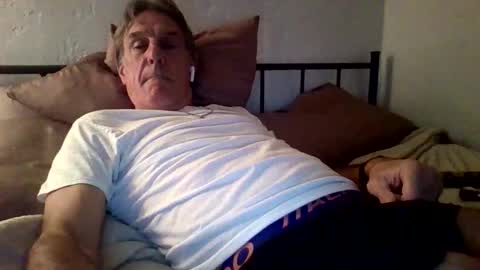 Snapshot of yeah_baby6988 chatting on 11/03/25, 04:25 yeah_baby6988 online show from 11/03/25, 04:25