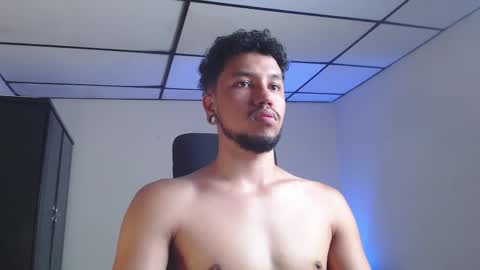 Snapshot of yeff_stone chatting on 10/25/25, 01:35 yeff online show from 10/25/25, 01:35