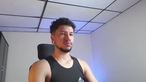 Snapshot of yeff_stone chatting on 10/29/25, 12:57 yeff online show from 10/29/25, 12:57