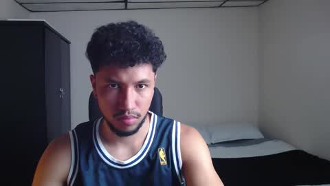 Snapshot of yeff_stone chatting on 11/01/25, 01:40 yeff online show from 11/01/25, 01:40