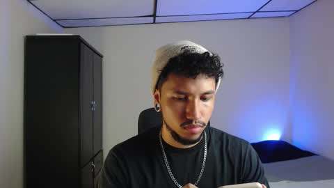 Snapshot of yeff_stone chatting on 11/02/25, 01:19 yeff online show from 11/02/25, 01:19