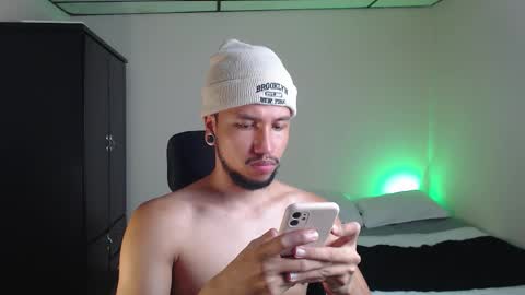 Snapshot of yeff_stone chatting on 11/06/25, 01:28 yeff online show from 11/06/25, 01:28