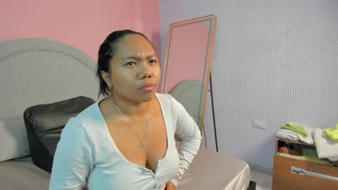 Snapshot of yeika_foxy chatting on 04/17/26, 11:24 yeika_foxy online show from 04/17/26, 11:24
