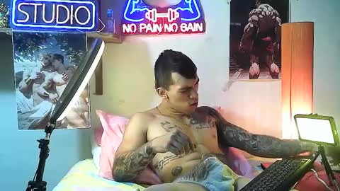 Snapshot of yeisoncastellanos1999 chatting on 09/29/25, 11:42 yeisoncastellanos1999 online show from 09/29/25, 11:42