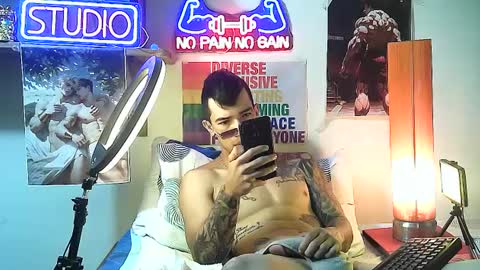 Snapshot of yeisoncastellanos1999 chatting on 10/02/25, 05:42 yeisoncastellanos1999 online show from 10/02/25, 05:42