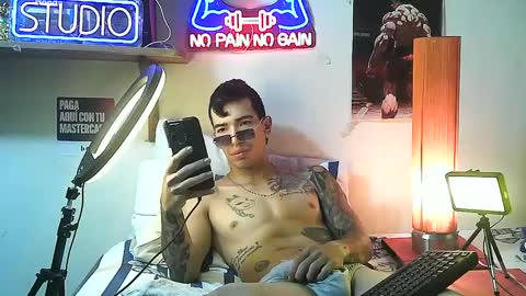 Snapshot of yeisoncastellanos1999 chatting on 10/11/25, 02:26 yeisoncastellanos1999 online show from 10/11/25, 02:26