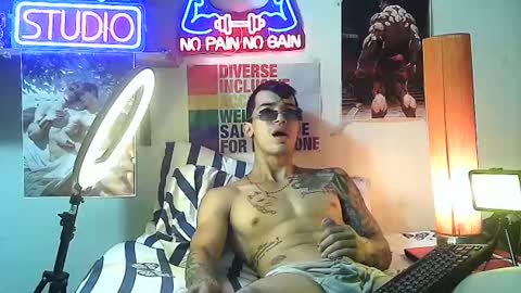 Snapshot of yeisoncastellanos1999 chatting on 10/16/25, 12:00 yeisoncastellanos1999 online show from 10/16/25, 12:00