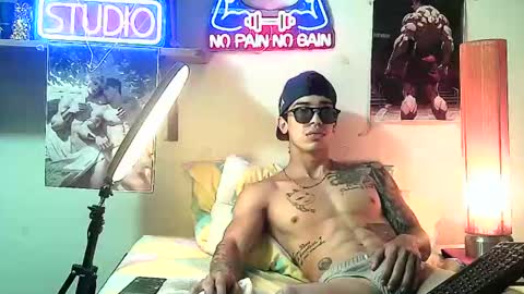 Snapshot of yeisoncastellanos1999 chatting on 11/14/25, 06:39 yeisoncastellanos1999 online show from 11/14/25, 06:39