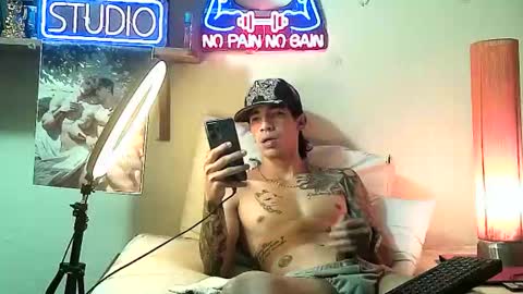 Snapshot of yeisoncastellanos1999 chatting on 11/29/25, 12:57 yeisoncastellanos1999 online show from 11/29/25, 12:57