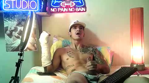 Snapshot of yeisoncastellanos1999 chatting on 01/08/26, 12:13 yeisoncastellanos1999 online show from 01/08/26, 12:13