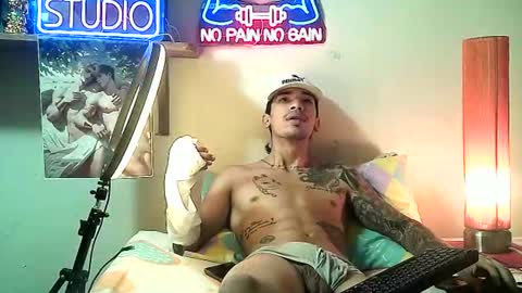 Snapshot of yeisoncastellanos1999 chatting on 01/09/26, 12:52 yeisoncastellanos1999 online show from 01/09/26, 12:52