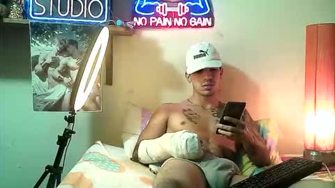 Snapshot of yeisoncastellanos1999 chatting on 01/14/26, 01:17 yeisoncastellanos1999 online show from 01/14/26, 01:17