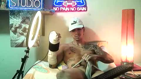 Snapshot of yeisoncastellanos1999 chatting on 01/16/26, 10:41 yeisoncastellanos1999 online show from 01/16/26, 10:41