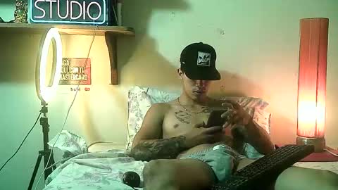 Snapshot of yeisoncastellanos1999 chatting on 05/28/26, 05:43 yeisoncastellanos1999 online show from 05/28/26, 05:43