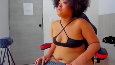 YELISS  online show from 10/25/25, 08:03