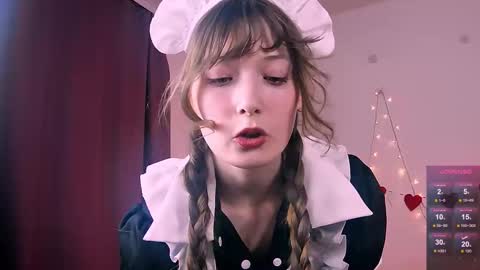 Snapshot of yellow_songbird chatting on 03/05/26, 05:09 Liya online show from 03/05/26, 05:09