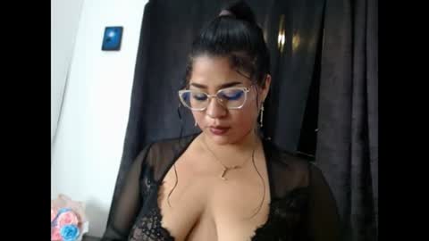 yelly online show from 06/19/26, 02:27