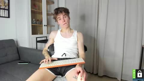 Yen online show from 11/10/25, 03:33