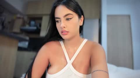 yenifer016 online show from 07/23/26, 03:04