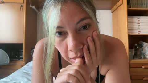 yenlo01 online show from 06/30/26, 11:44