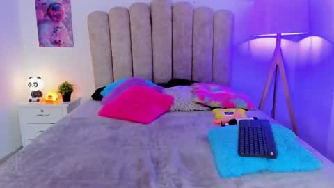 yensy_hott online show from 07/17/26, 07:08
