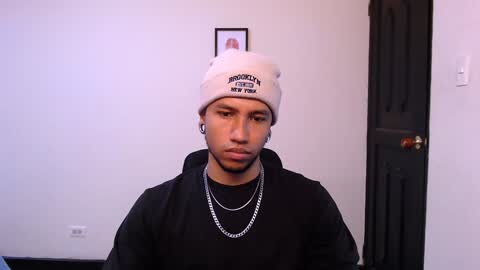 Snapshot of yerfon_s1 chatting on 12/18/24, 05:21 Yeff ind. model online show from 12/18/24, 05:21