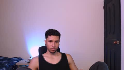 Snapshot of yerfon_s1 chatting on 01/14/25, 12:33 Yeff ind. model online show from 01/14/25, 12:33