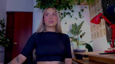 yeriawaddell  online show from 11/24/25, 01:05