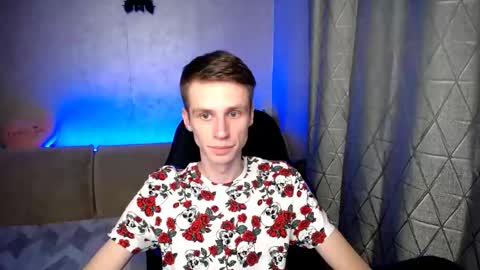 Snapshot of yes_cute_boy_ chatting on 03/06/25, 10:47 Eden online show from 03/06/25, 10:47