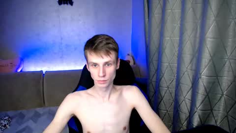 Snapshot of yes_cute_boy_ chatting on 03/10/25, 03:30 Eden online show from 03/10/25, 03:30