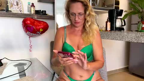 Zlata online show from 03/01/25, 10:42
