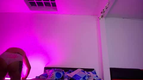 Snapshot of yesie_hot2 chatting on 03/08/26, 01:14 yesie_hot2 online show from 03/08/26, 01:14