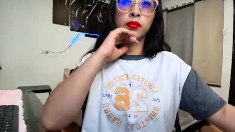 Snapshot of yesie_hot2 chatting on 06/12/26, 01:59 yesie_hot2 online show from 06/12/26, 01:59