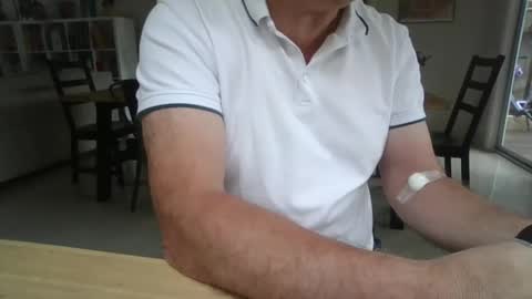 yesplease1969 online show from 01/17/25, 01:36