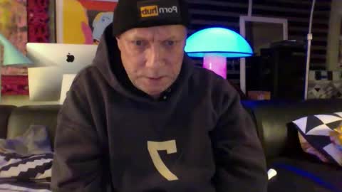 Snapshot of yessex247 chatting on 02/19/25, 02:01 yessex247 online show from 02/19/25, 02:01