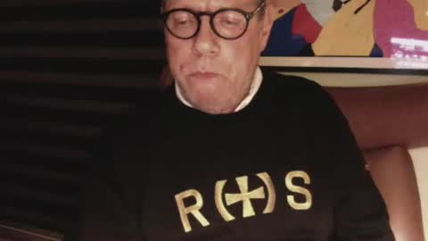 Snapshot of yessex247 chatting on 10/01/25, 11:55 yessex247 online show from 10/01/25, 11:55