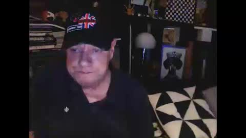 Snapshot of yessex247 chatting on 10/11/25, 04:12 yessex247 online show from 10/11/25, 04:12