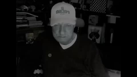 Snapshot of yessex247 chatting on 10/16/25, 02:01 yessex247 online show from 10/16/25, 02:01