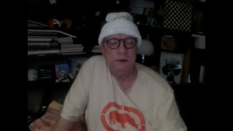 Snapshot of yessex247 chatting on 10/18/25, 05:10 yessex247 online show from 10/18/25, 05:10